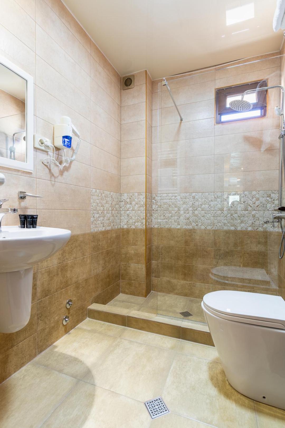 Hotel Gold Tower Mestia Dış mekan fotoğraf
