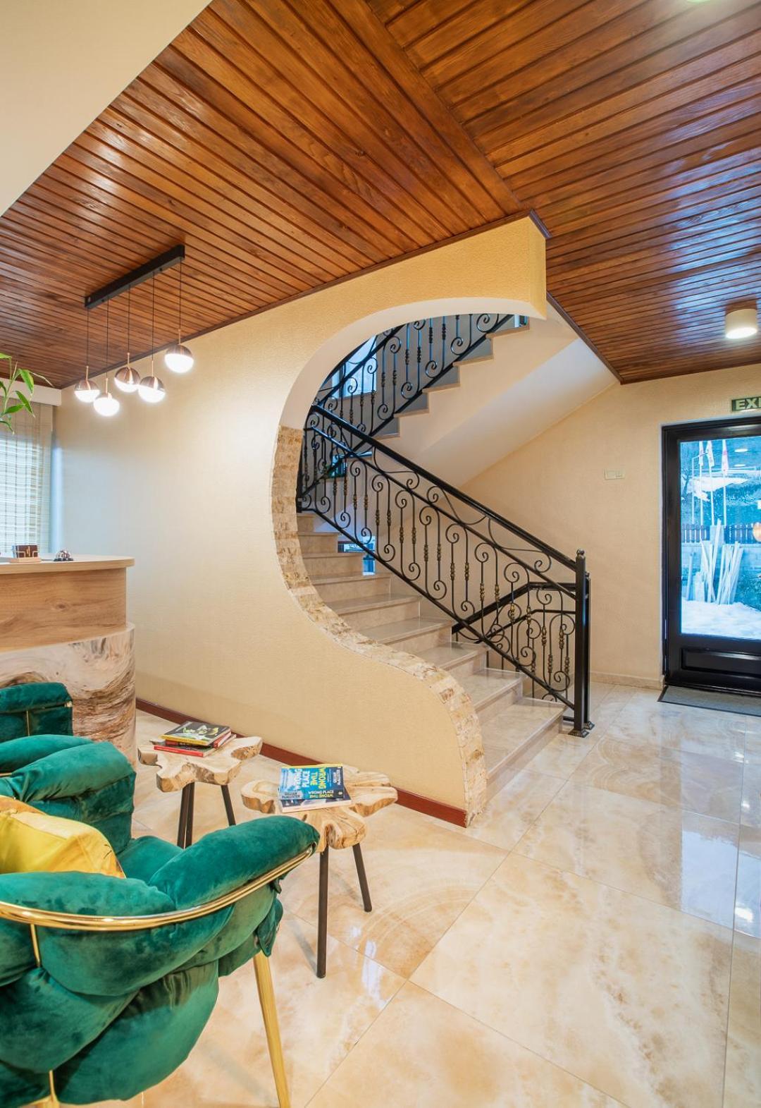 Hotel Gold Tower Mestia Dış mekan fotoğraf
